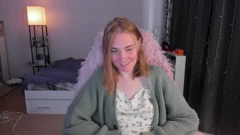 Snapshot of betty_witchy chatting on May 16, 3:58 am Dory make me happier online show from May 16, 3:58 am