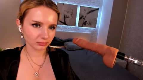 Betty online show from September 26, 8:57 pm