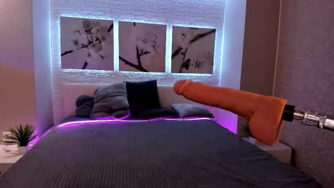 Betty online show from October 13, 8:53 pm