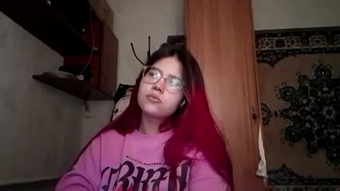 Mia online show from April 22, 10:50 am