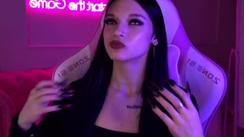 Snapshot of beverlyyork chatting on February 20, 10:48 am Beverly online show from February 20, 10:48 am