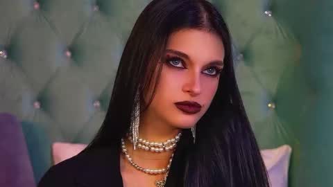 Snapshot of beverlyyork chatting on November 4, 6:07 pm Beverly online show from November 4, 6:07 pm