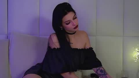 Snapshot of beverlyyork chatting on November 15, 7:27 am Beverly online show from November 15, 7:27 am