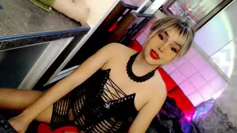 MISTRESS DOMME online show from April 5, 5:48 am