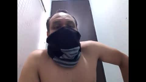 Snapshot of bggerardo820208 chatting on December 10, 2:39 pm Masturbator 3000 online show from December 10, 2:39 pm