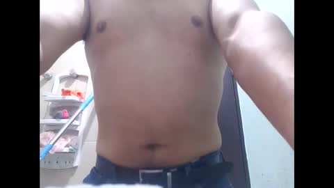 Snapshot of bggerardo820208 chatting on January 29, 2:19 am Masturbator 3000 online show from January 29, 2:19 am