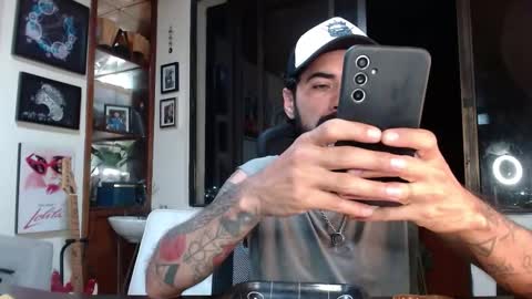 Snapshot of bhbroadcast chatting on January 19, 2:37 am bhbroadcast online show from January 19, 2:37 am