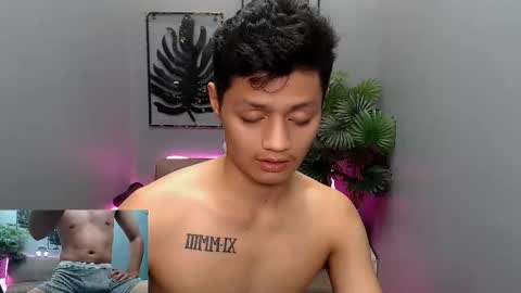 Snapshot of bhillrhey121103 chatting on November 22, 12:42 am bhillrhey121103 online show from November 22, 12:42 am