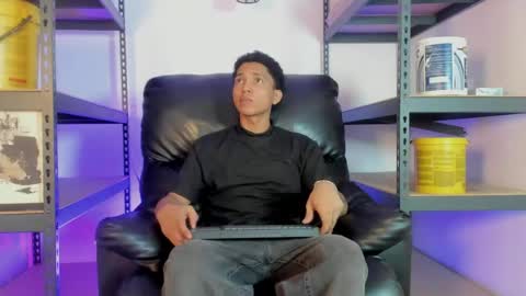 Snapshot of bhruno_diaz chatting on June 7, 5:00 am bhruno_diaz online show from June 7, 5:00 am