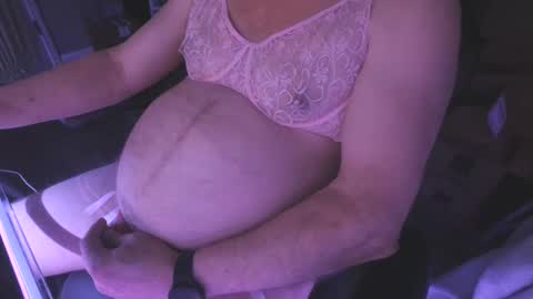 Snapshot of bi_chubby_sub61 chatting on December 15, 8:08 am Redmoon online show from December 15, 8:08 am