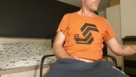 My name is David and if you like public exhibitions you wont be disappointed with me LoL - My favorite vibes is 44  online show from December 22, 9:53 pm