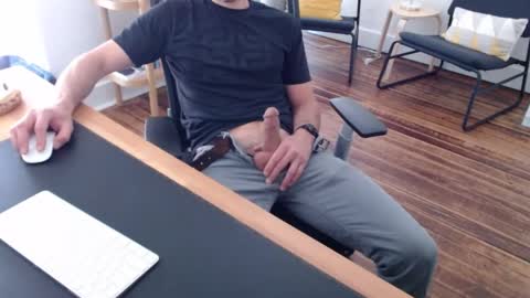 Snapshot of bi_sexy_man chatting on May 28, 2:36 pm bi_sexy_man online show from May 28, 2:36 pm