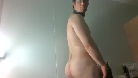 Snapshot of bi_showoffguy_02 chatting on February 20, 9:11 am bi_showoffguy_02 online show from February 20, 9:11 am