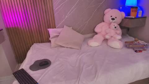 biancaa__18 online show from May 23, 7:40 pm