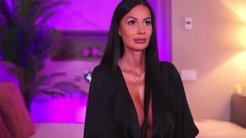 Snapshot of biancacain chatting on July 6, 4:42 pm Bianca online show from July 6, 4:42 pm