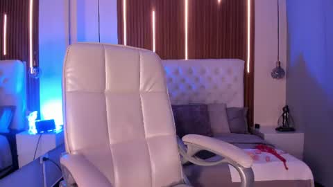 biancaferrer1 online show from June 18, 12:53 pm