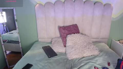 Snapshot of biancaluxx1 chatting on December 4, 11:41 am Bianca online show from December 4, 11:41 am