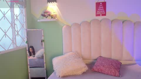 Snapshot of biancaluxx1 chatting on December 5, 11:41 am Bianca online show from December 5, 11:41 am