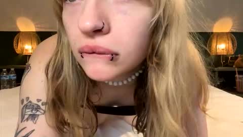 Ellie  online show from February 15, 7:54 pm