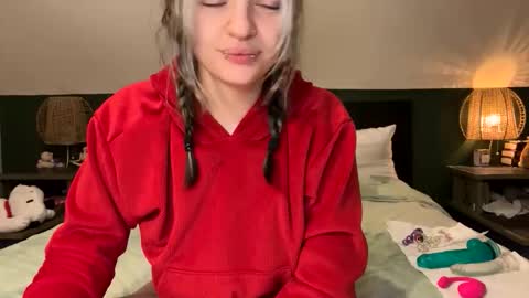 Ellie  online show from May 2, 7:41 pm