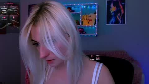 bibi_fire online show from April 17, 8:12 pm