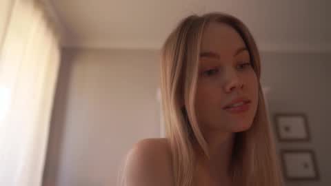 Snapshot of bibi_it_is chatting on February 22, 5:34 am Bibi online show from February 22, 5:34 am