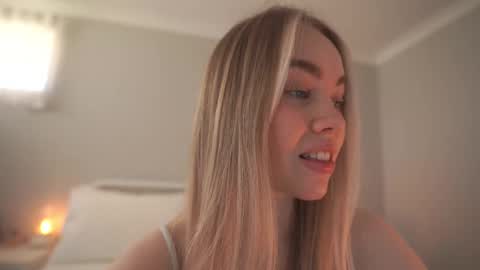 Snapshot of bibi_it_is chatting on November 12, 2:45 am Bibi online show from November 12, 2:45 am