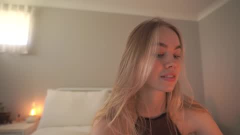 Snapshot of bibi_it_is chatting on December 19, 2:29 am Bibi online show from December 19, 2:29 am