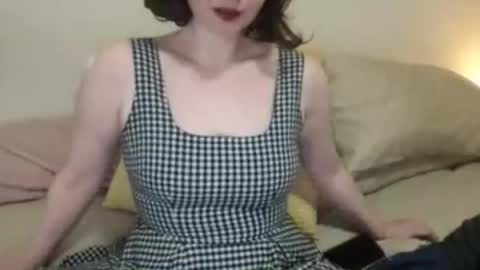 Snapshot of bibibi999 chatting on June 15, 11:51 pm Rose online show from June 15, 11:51 pm