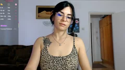 innasugarwild online show from August 3, 2:33 pm