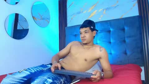 Bick Khonn online show from May 29, 7:23 pm