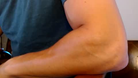 Snapshot of bifitboy chatting on September 15, 1:11 pm Ryan online show from September 15, 1:11 pm