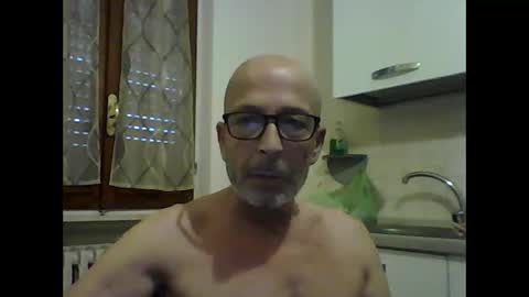 Snapshot of big23italy chatting on June 1, 9:33 am big23italy online show from June 1, 9:33 am