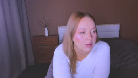 Snapshot of big_ass_blonde chatting on February 10, 3:57 am Eva online show from February 10, 3:57 am