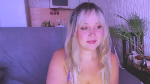 Snapshot of big_ass_blonde chatting on February 26, 6:37 am Eva online show from February 26, 6:37 am