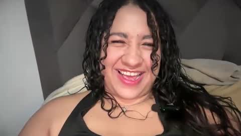 Snapshot of big_boobs_lau chatting on December 18, 5:52 pm lau li online show from December 18, 5:52 pm