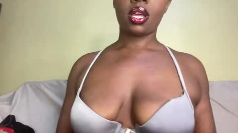 Snapshot of big_bootty2 chatting on May 4, 2:51 am salma online show from May 4, 2:51 am