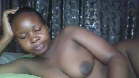 Snapshot of big_diva chatting on December 2, 1:11 am big_diva online show from December 2, 1:11 am