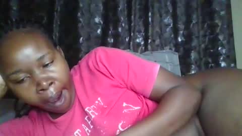 Snapshot of big_diva chatting on June 2, 12:45 am big_diva online show from June 2, 12:45 am