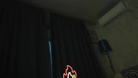 mom online show from April 6, 11:05 pm