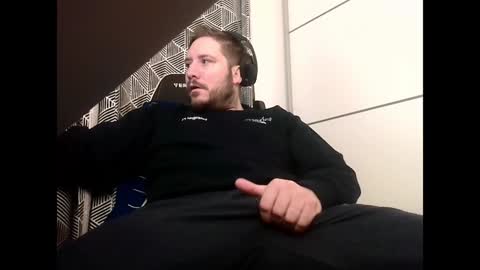 Snapshot of big_sele chatting on December 8, 6:22 am bigbroly88 online show from December 8, 6:22 am