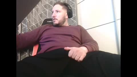 Snapshot of big_sele chatting on February 9, 6:22 am bigbroly88 online show from February 9, 6:22 am