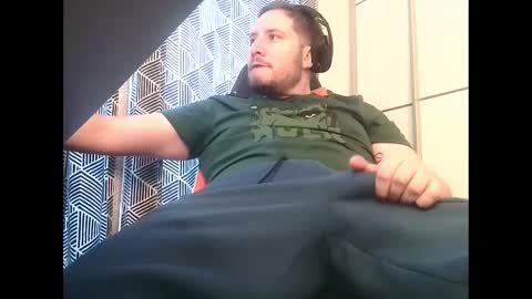 Snapshot of big_sele chatting on March 1, 3:49 pm bigbroly88 online show from March 1, 3:49 pm