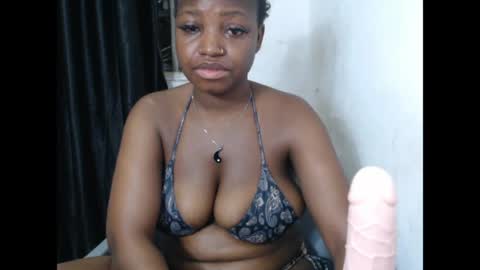 Snapshot of bigassdrip chatting on May 30, 12:30 am bigassdrip online show from May 30, 12:30 am