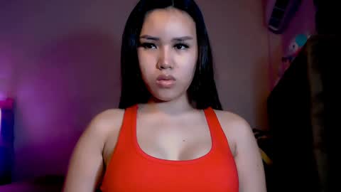 Mia online show from December 30, 1:14 pm