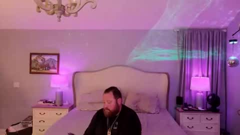 Snapshot of bigboi1o11 chatting on November 8, 9:20 am Bigboi1o11 online show from November 8, 9:20 am