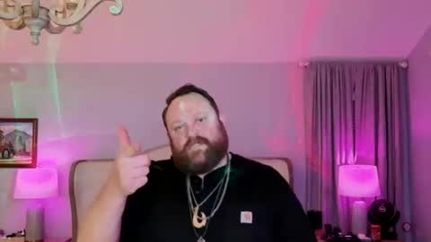 Snapshot of bigboi1o11 chatting on November 24, 10:15 am Bigboi1o11 online show from November 24, 10:15 am