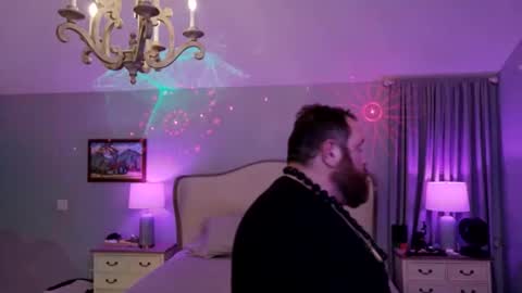 Snapshot of bigboi1o11 chatting on December 5, 9:29 am Bigboi1o11 online show from December 5, 9:29 am