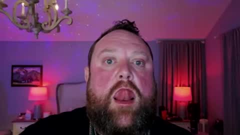 Snapshot of bigboi1o11 chatting on February 20, 9:43 am Bigboi1o11 online show from February 20, 9:43 am