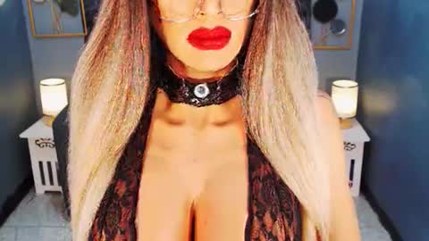 Loraine Cruz online show from June 24, 7:18 am